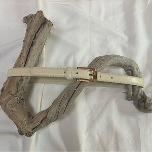 Elegant Liz Claiborne Cream Belt with Gold Buckle